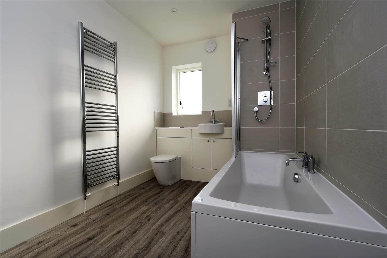 SAMPLE BATHROOM/WC